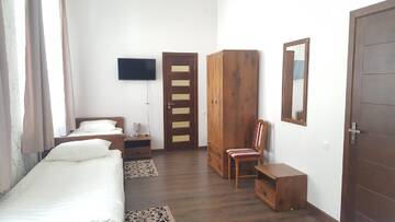 Фото номера Четырехместный номер с душем Отель Hotel Grazhina г. Новогрудок 5