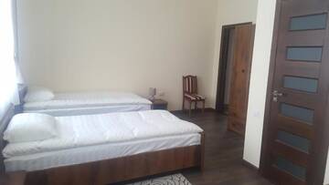 Фото номера Трехместный номер с душем Отель Hotel Grazhina г. Новогрудок 10